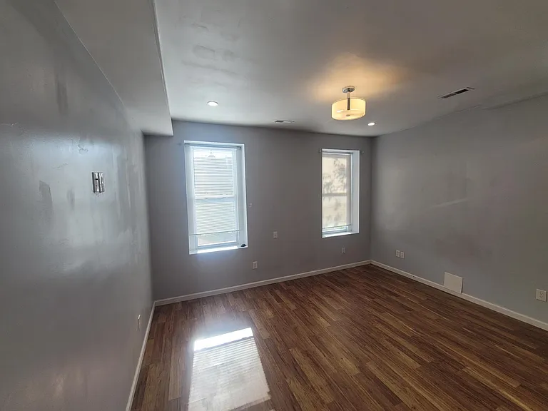 2635 N Calvert St #2 — Photo 8