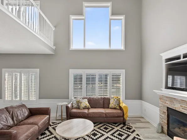 19182 Ismay Ct, Lakeville, MN 55044