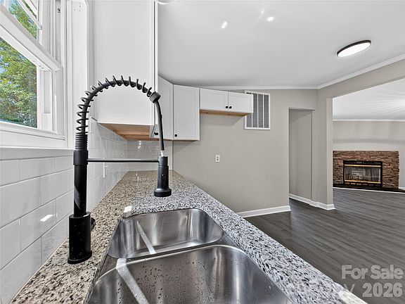 5th image of 238 Phillips Dr