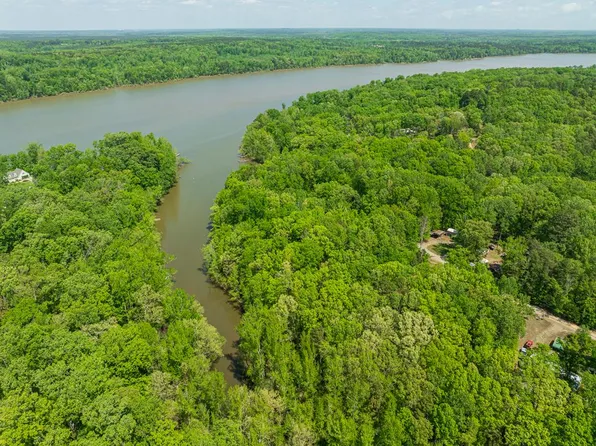 39-41 Riverview Ave, Buffalo Junction, VA 24529