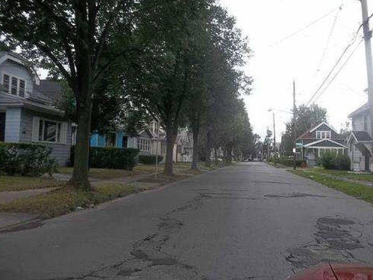 2nd image of 73 Collingwood Ave