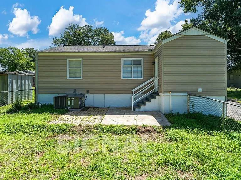 300 Norwood Ave — Photo 17