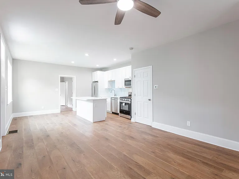 200 Maple St #1 — Photo 3