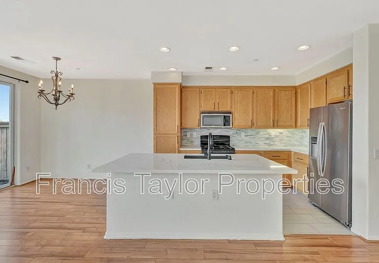 148 Elora Ln — Photo 4