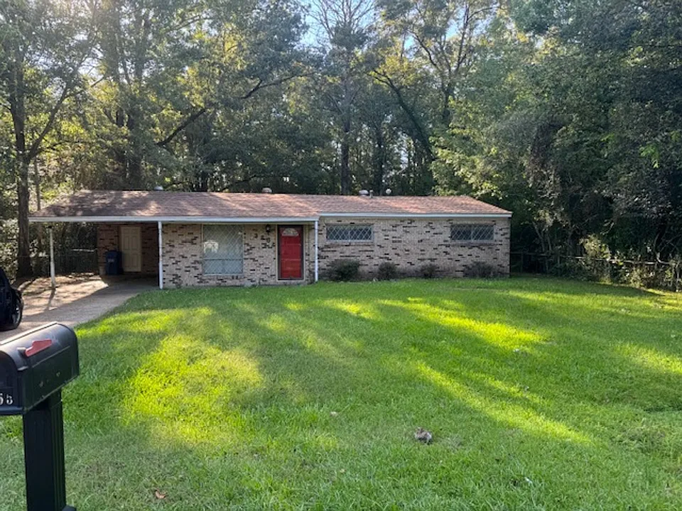 3865 Meadow Ln