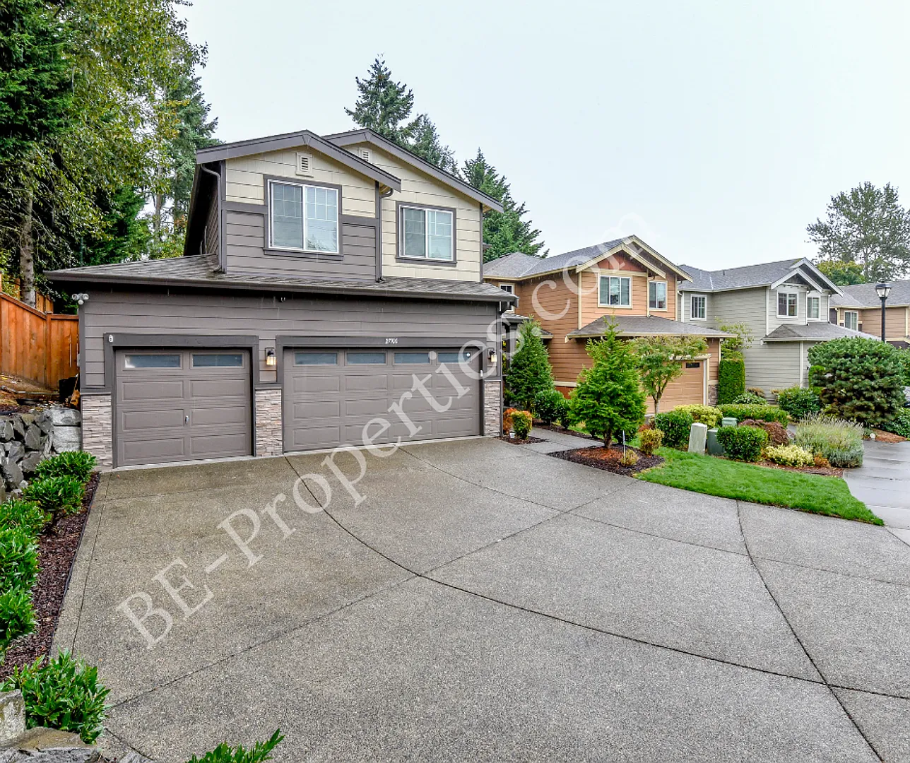 Lovely 4 bedroom 2.5 bathroom Home — Photo 2