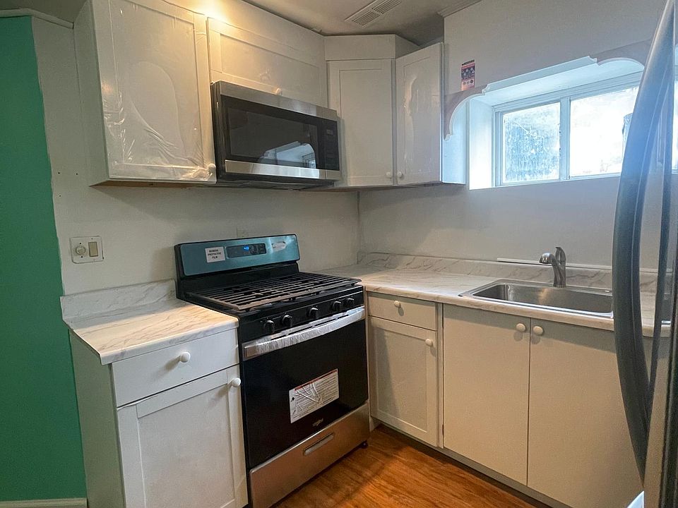 1st image of 2 Oxford Ct