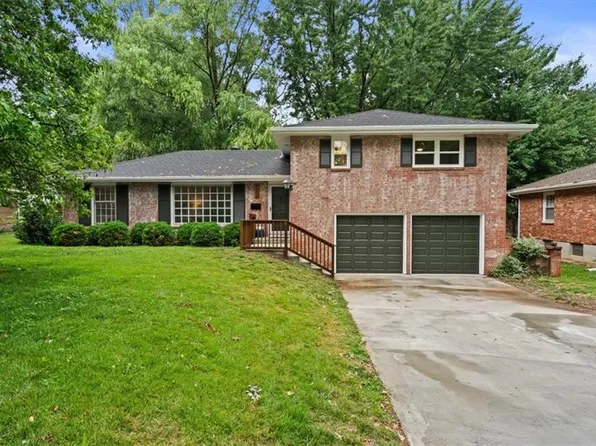 9316 Grant Dr, Overland Park, KS 66212