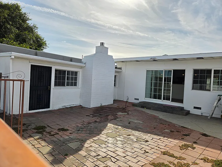 House to Pool Entrance