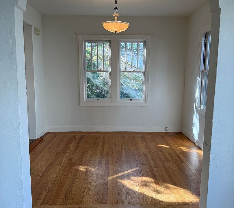 1st image of 958 Bay View Ave