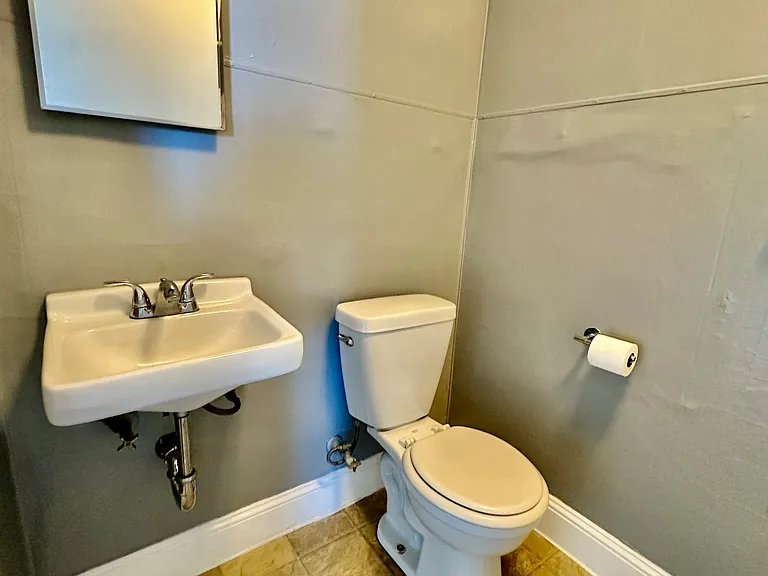 100 Cabot St #7 — Photo 8