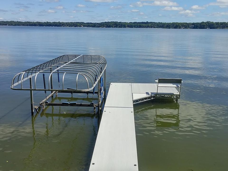 2nd image of 1781 Shoreline Blvd