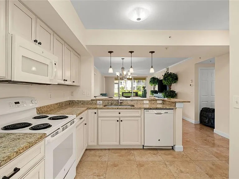 5045 Cedar Springs Dr #103 — Photo 12