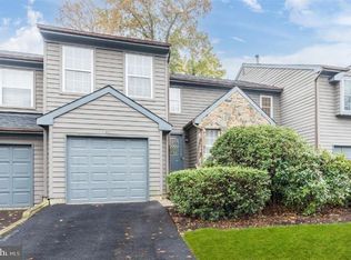 21 Andover Cir, Princeton, NJ 08540