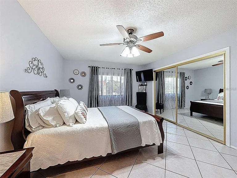 9981 Eagles Point Cir #4 — Photo 18