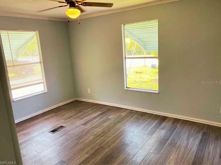 1281 Richmond Ave — Photo 13