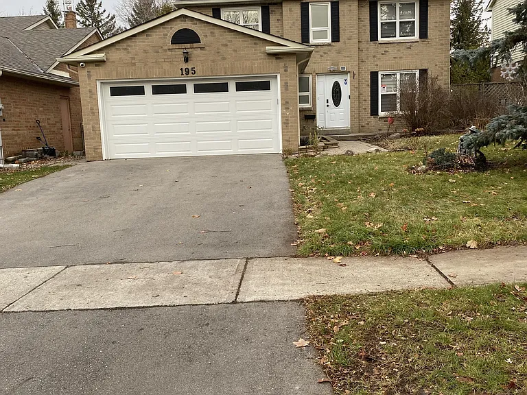 195 John Bowser Cres — Photo 1