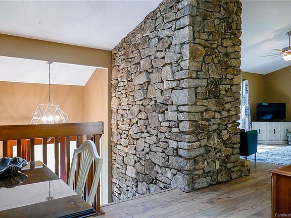 5th image of 1134 High Vista Dr