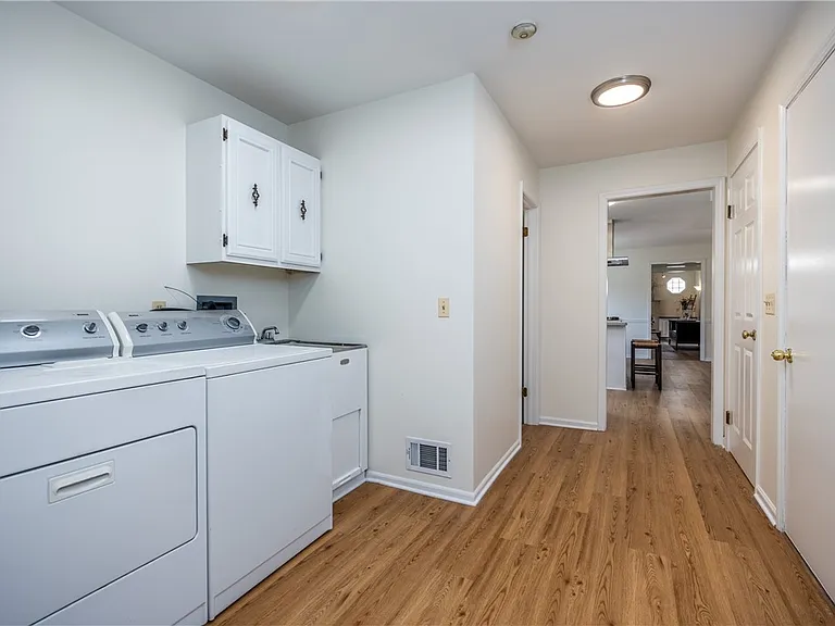 460 Stone Rd — Photo 17