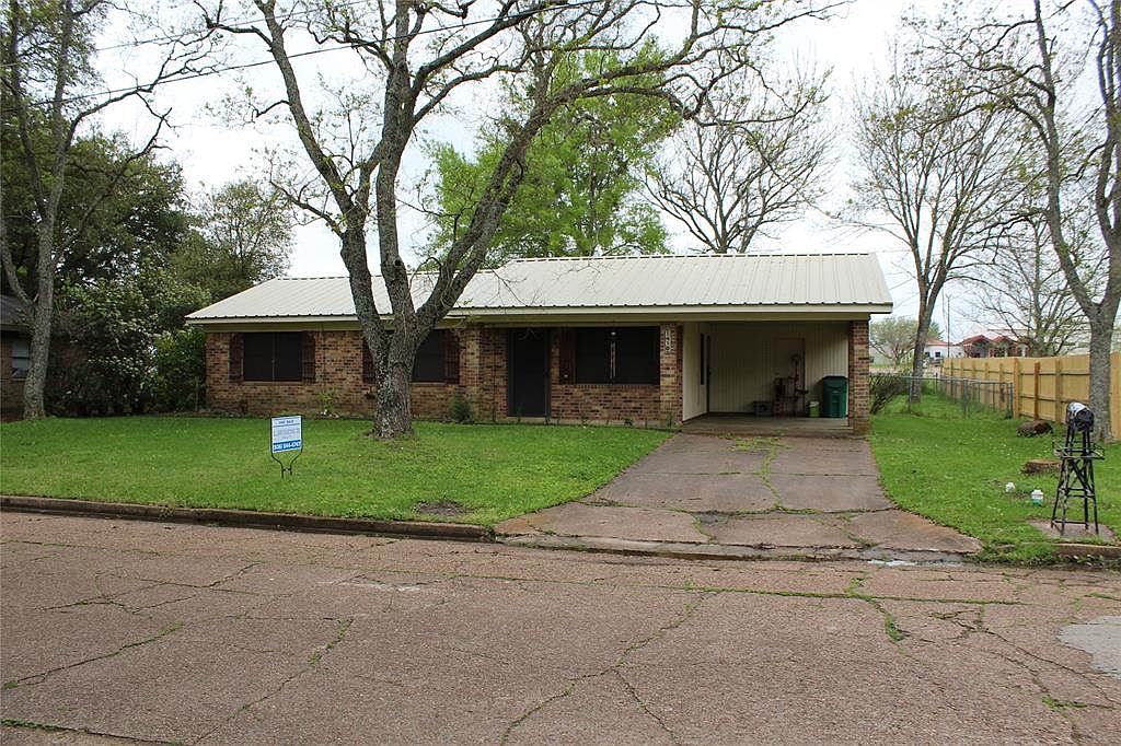 1410 Hooks St, Crockett, TX 75835 Zillow
