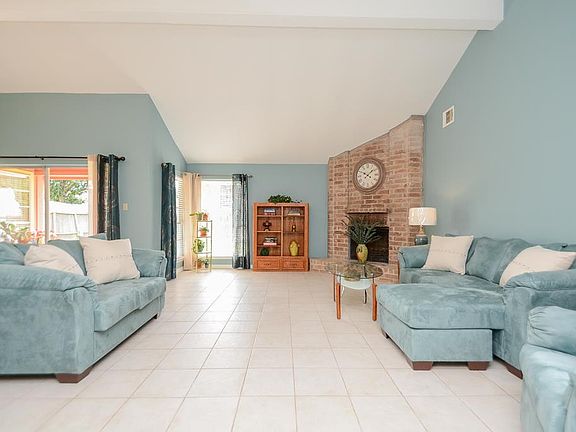 5th image of 16307 Espinosa Dr