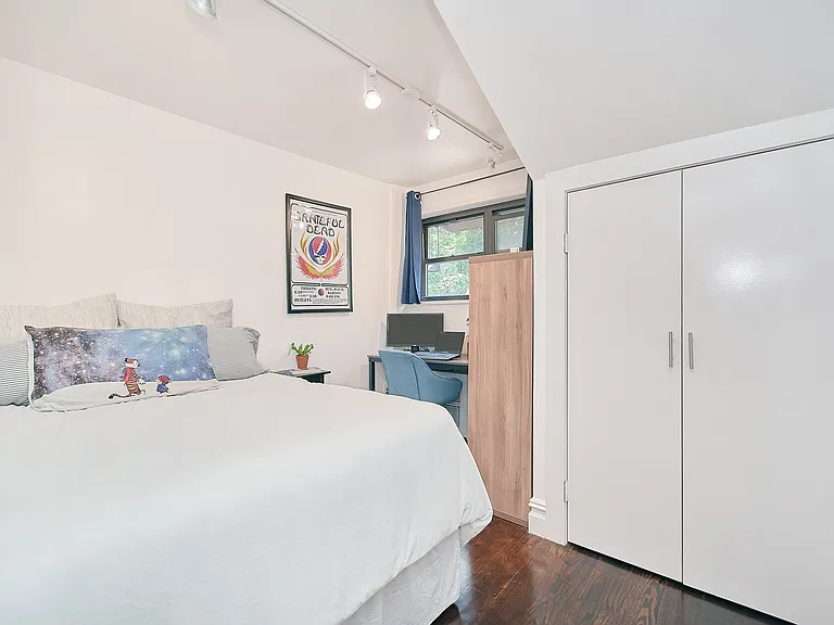 226 W 13th St #8 — Photo 3