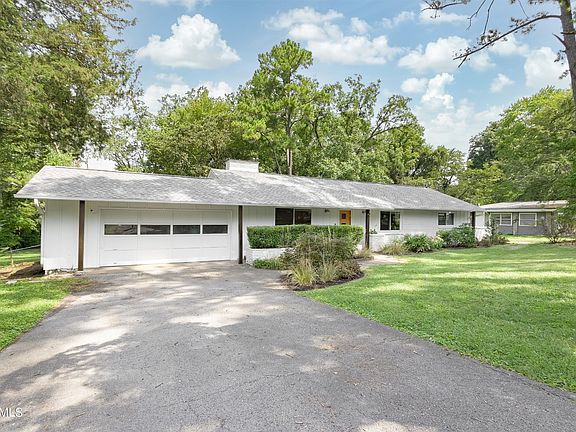 2nd image of 6811 Stockton Dr