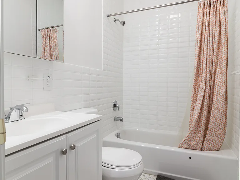 136 Grace St #1 — Photo 10