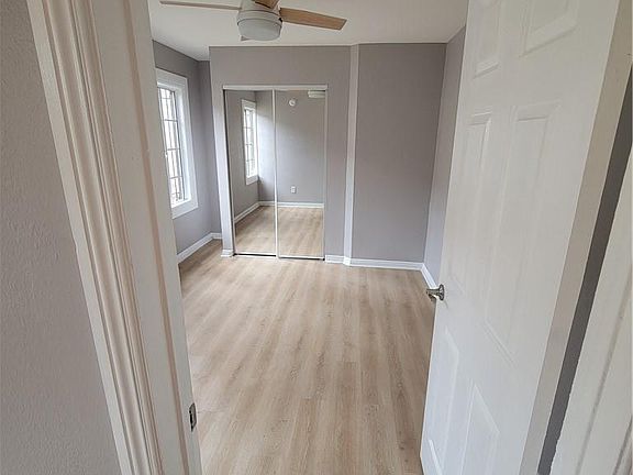 4th image of 536 W 77th St #536