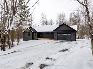 43 Bethune Rd N, Huntsville, ON P1H 2J2