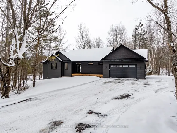 43 Bethune Rd N, Huntsville, ON P1H 2J2