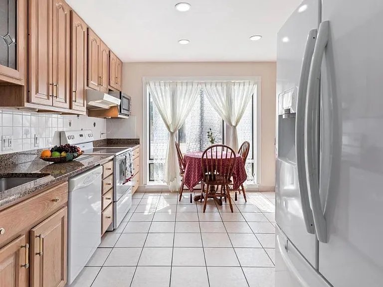 10254 Cherry Walk Ct — Photo 7