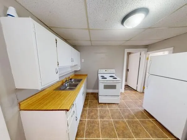 413 1/2 W Thayer Ave, Bismarck, ND 58501