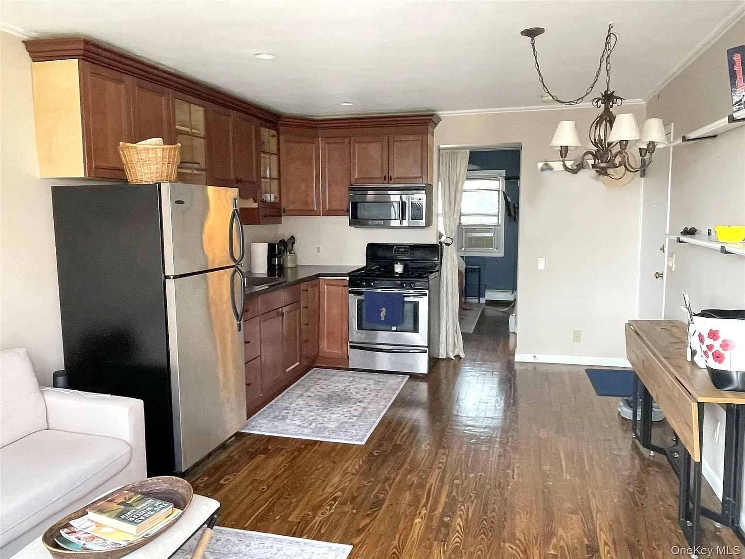 1 bed, 1.0 bath, $2,500 — Photo 4