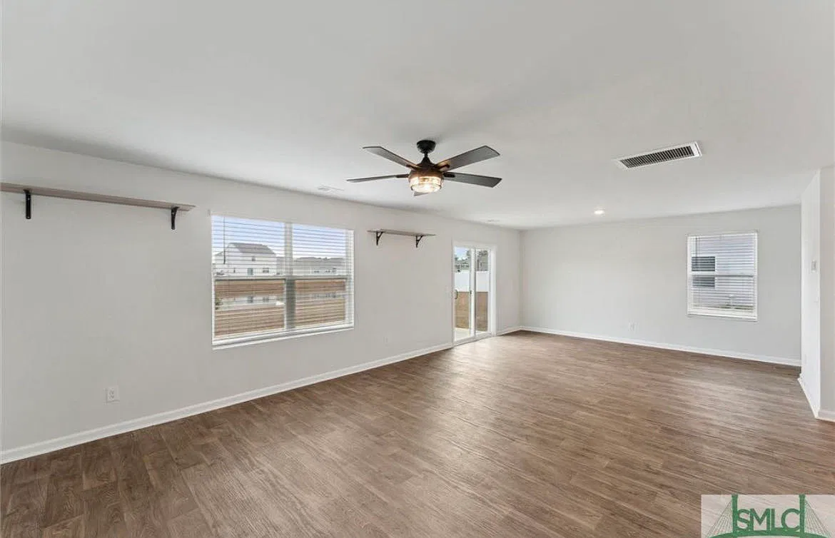 4 bed, 2235 sqft, $2,500 — Photo 2