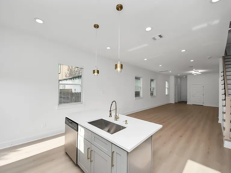 8601 Amadwe St #B — Photo 14