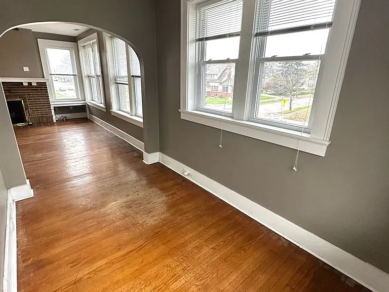 2200 Broadway — Photo 19