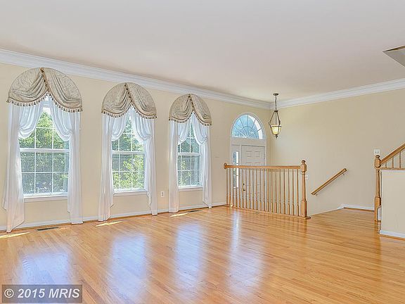 2nd image of 2826 Little Falls Pl