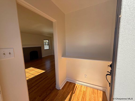 3rd image of 314 E 2nd Ave