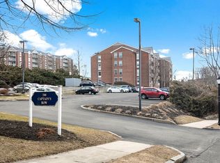 200 Captains Row APT 102, Chelsea, MA 02150