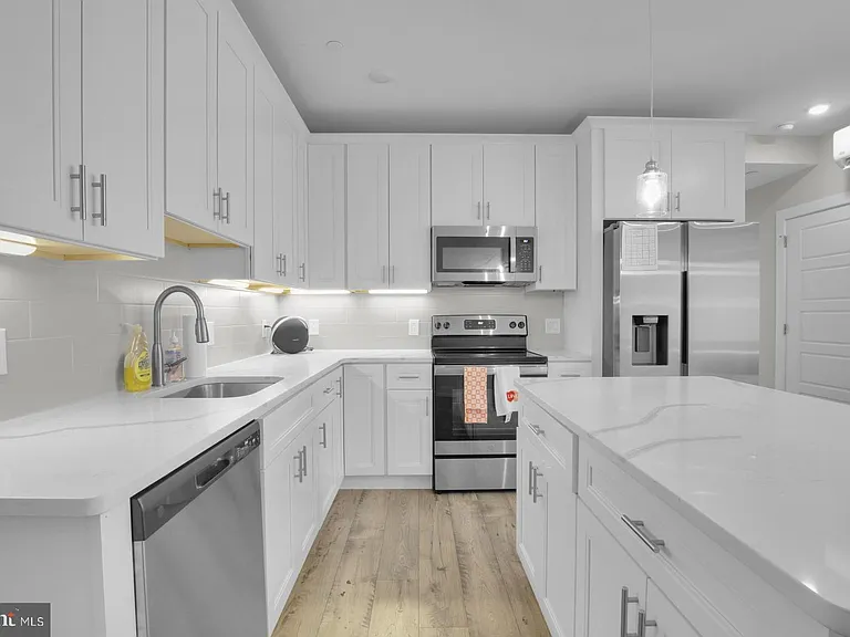 2209 N Broad St #201 — Photo 2
