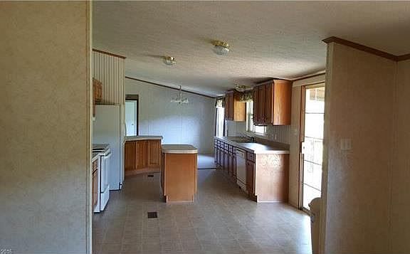 5th image of 341 Groundhog Rd