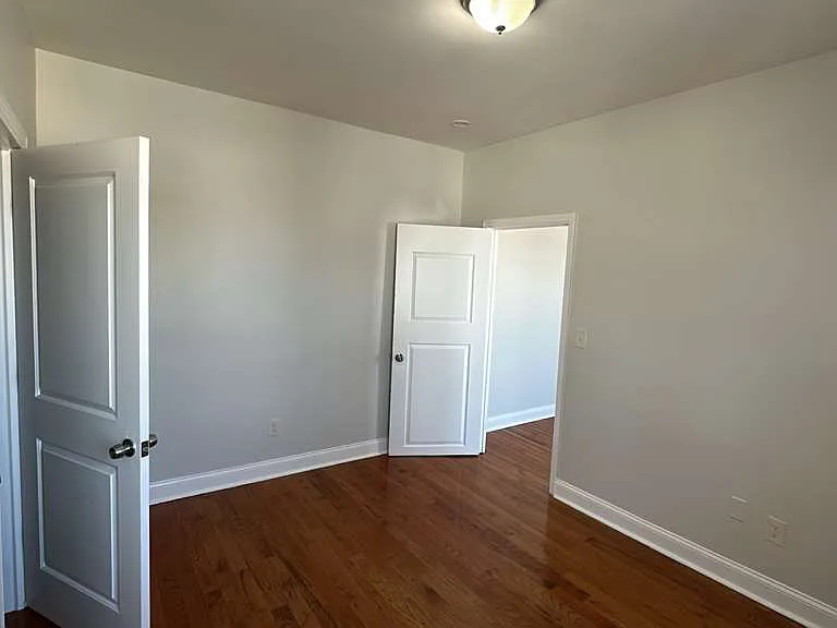 162 Bergen Ave #4B — Photo 2