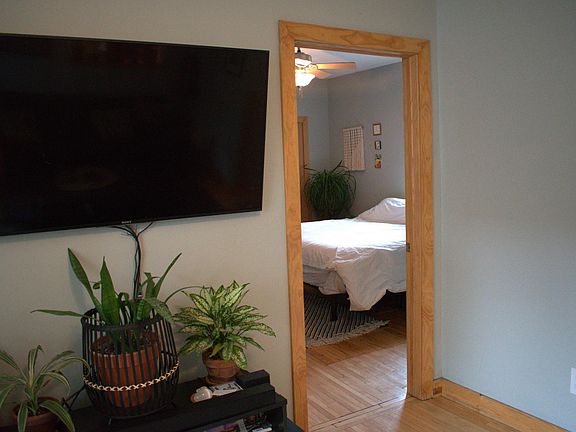 5th image of 615 Taylor St NE