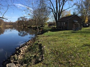 53 Island Dr, Montello, WI 53949