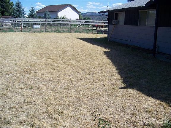 4th image of 2350 NE Quail Valley Dr
