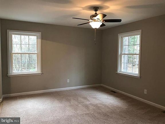 4th image of 16394 Dawn Blvd