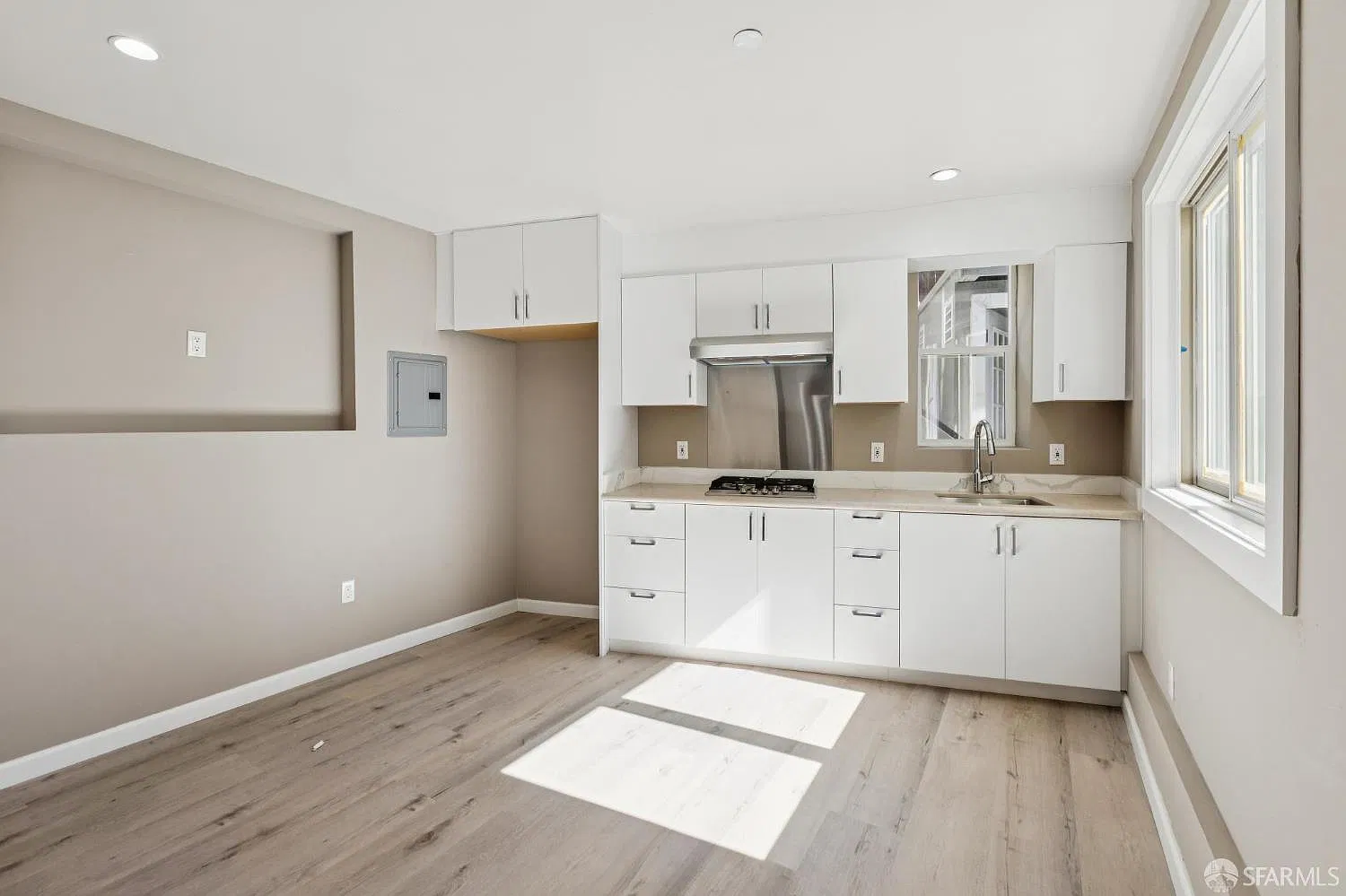 1 bed, 1.0 bath, 315 sqft, $2,700 — Photo 2