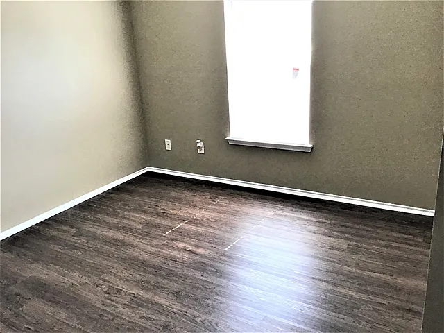 3 bed, 2.0 bath, 1995 sqft, $2,175 — Photo 2
