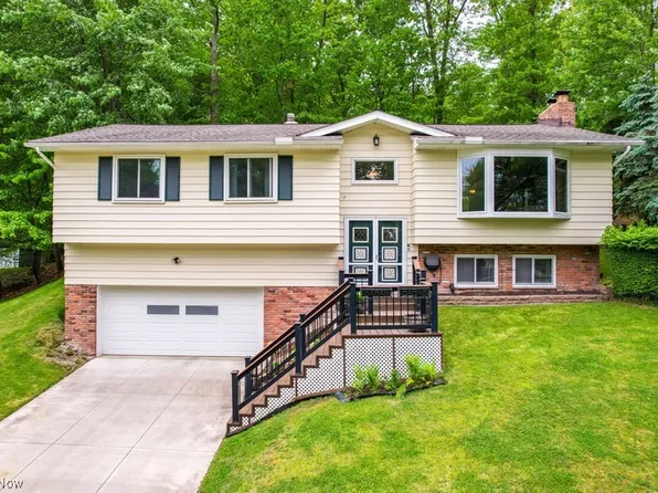 6812 Parkgate Oval, Seven Hills, OH 44131